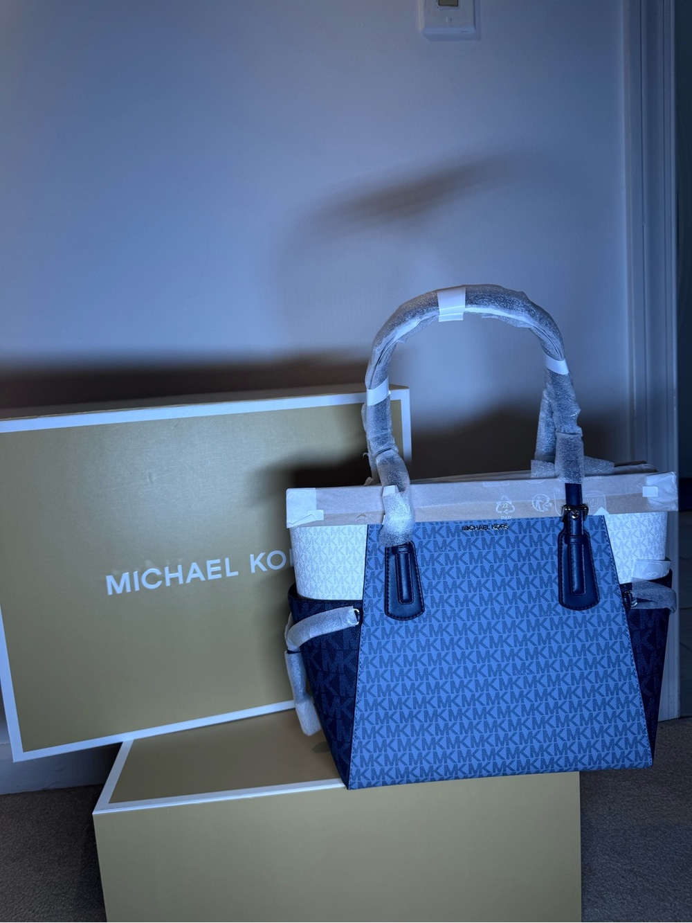 Brand New Michael Kors
Handbag - Gift Ready!